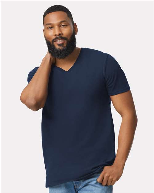 Unisex Softstyle® V-Neck T-Shirt Gildan Navy